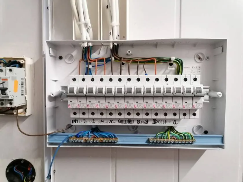 Elektroinstalācijas maiņa vecās mājās: ar ko sākt?